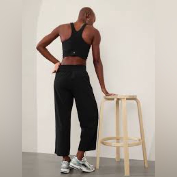 Athleta Avenue wide leg crop pant black 8 petite - Picture 2 of 5